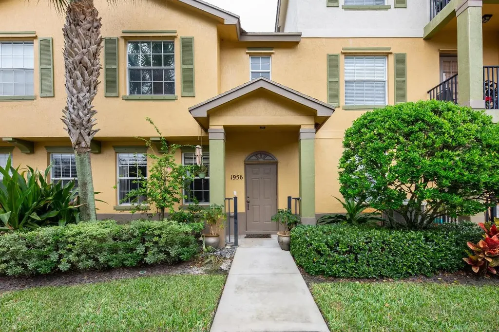 1956 SE High Springs Drive Port St Lucie FL 34952
