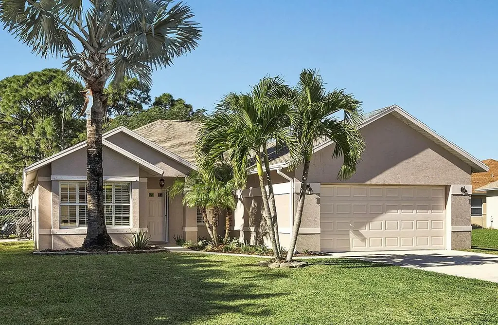 2008 SE Mantua Street Port St Lucie FL 34952