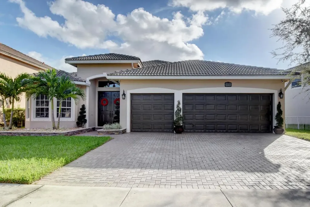 15218 SW 52nd Street Miramar FL 33027