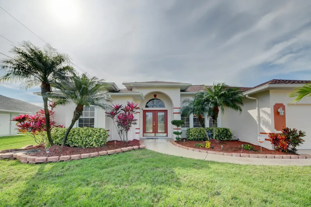 2716 SW Onaway Avenue Port St Lucie FL 34987