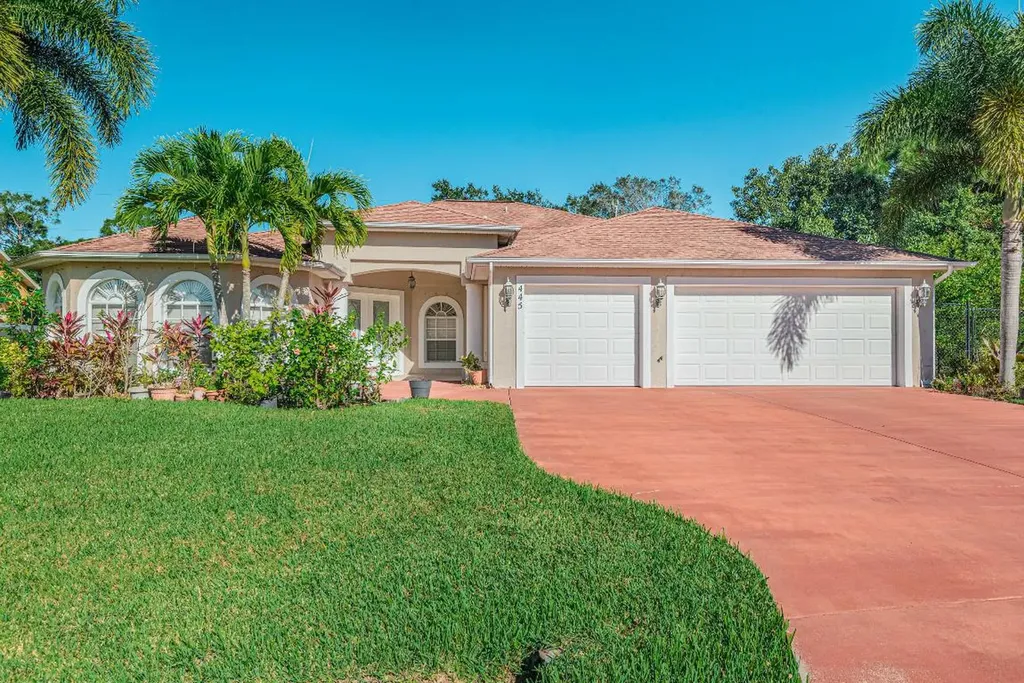 445 SW Dalton Circle Port St Lucie FL 34953