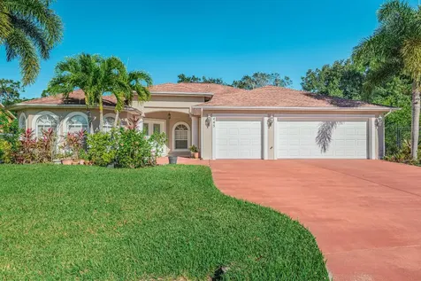 445 SW Dalton Circle Port St Lucie FL 34953