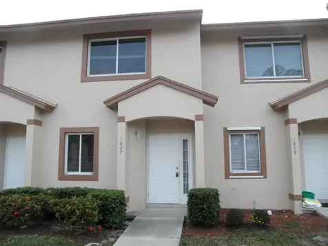 1807 Lakeview Drive W Royal Palm Beach FL 33411