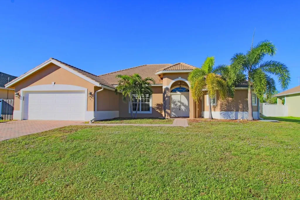 921 SW Jasper Avenue Port St Lucie FL 34953