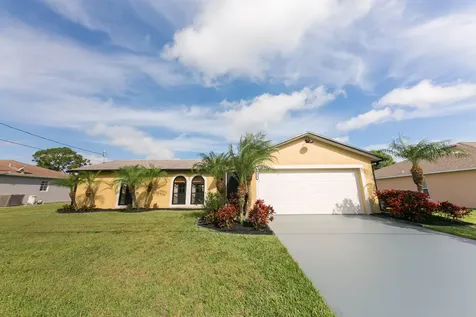 6127 NW East Deville Circle Port St Lucie FL 34986