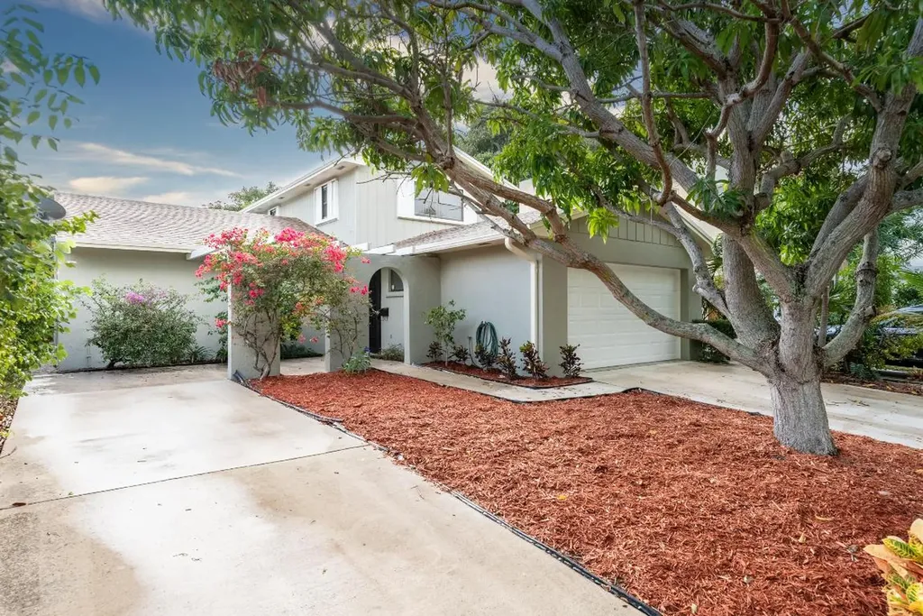 319 Dartmouth Drive Lake Worth Beach FL 33460