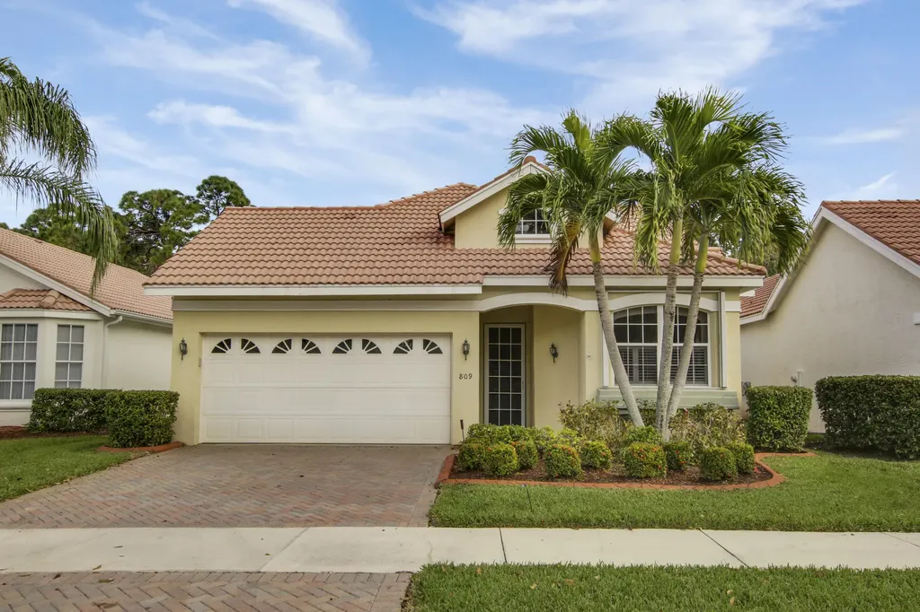 809 SW Saint Andrews Cove Port St Lucie FL 34986