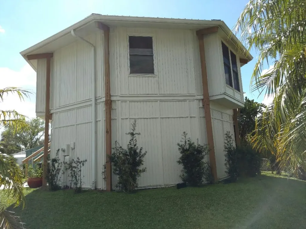 1048 8th Street Okeechobee FL 34974