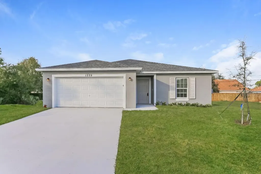 1229 SW Santiago Avenue Port St Lucie FL 34953
