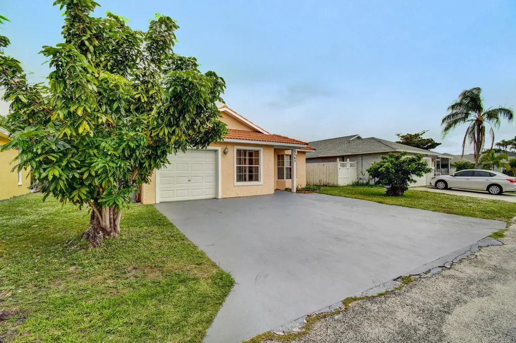 5565 Boynton Rise Lane Boynton Beach FL 33437