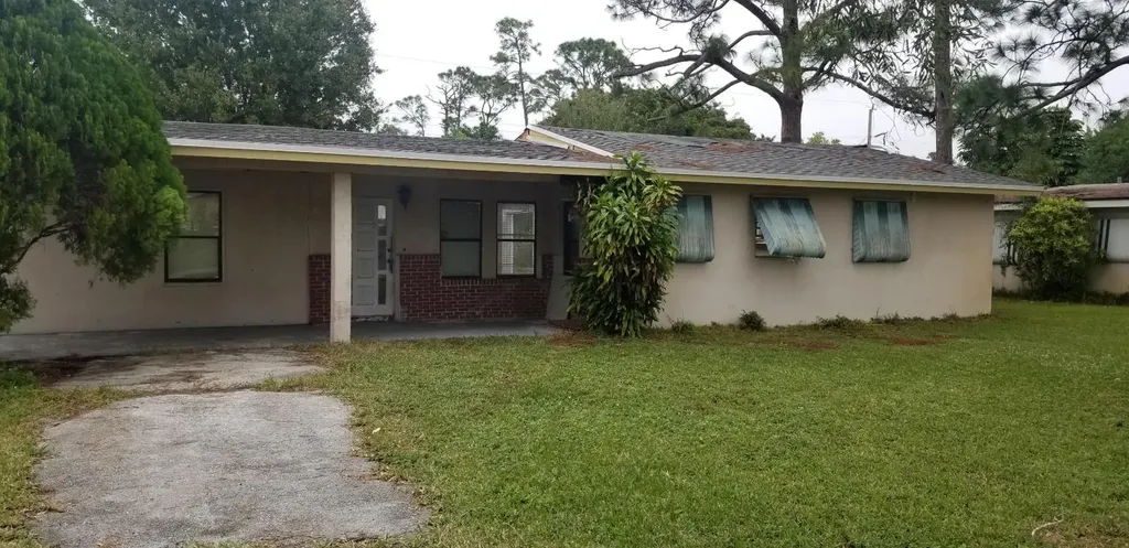 6906 Coquina Avenue Fort Pierce FL 34951