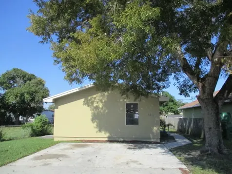 1316 W 32nd Street Riviera Beach FL 33404