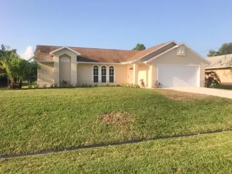 814 SW College Park Road Port St Lucie FL 34953