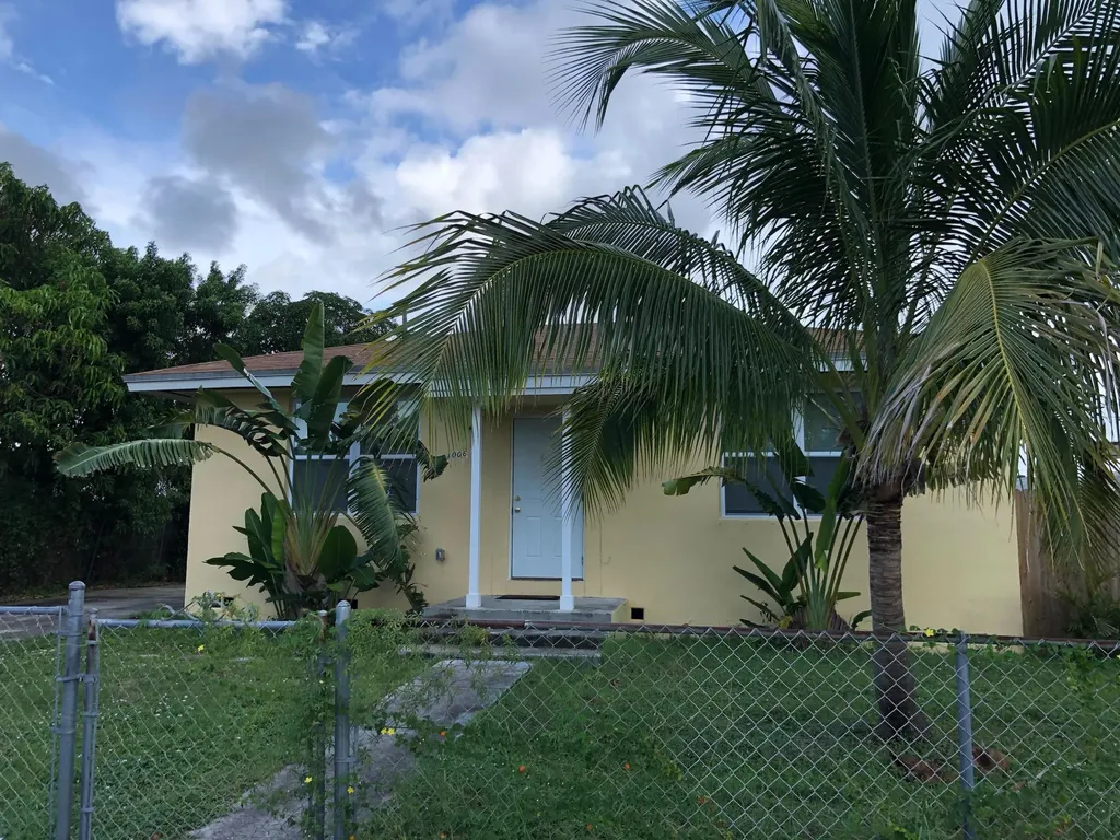 1006 13th Avenue S Lake Worth Beach FL 33460