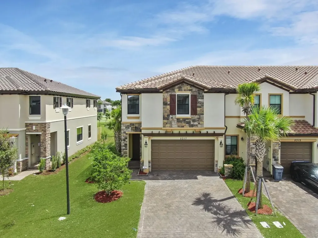 5317 Santa Maria Avenue Boynton Beach FL 33436