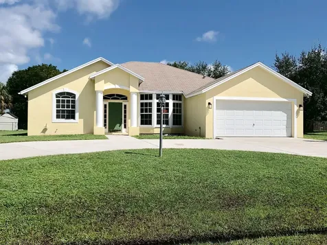 1657 SW Bellevue Avenue Port St Lucie FL 34953