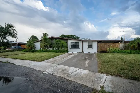 1020 W Broome Street Lantana FL 33462