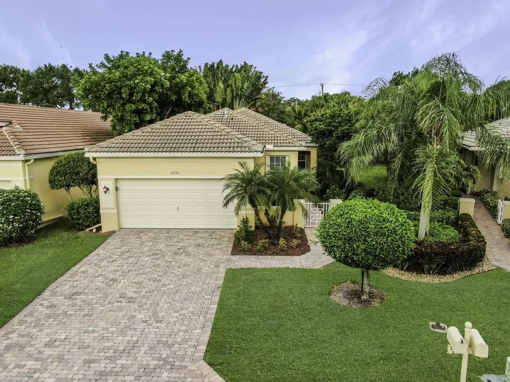 7272 Cataluna Circle Delray Beach FL 33446
