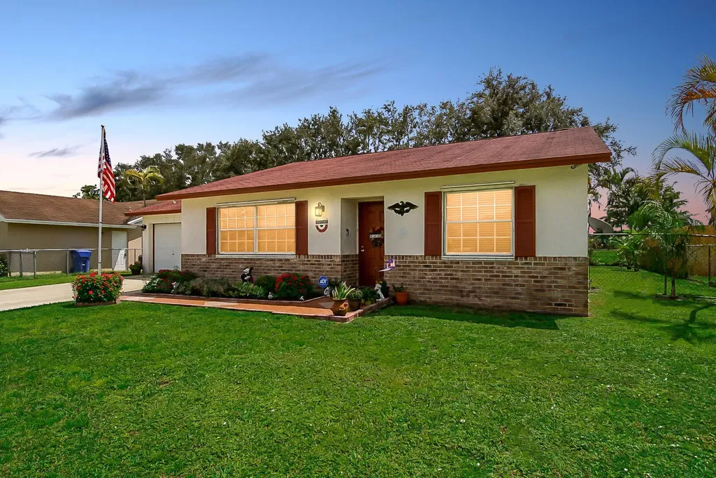 1098 Chorus Way Royal Palm Beach FL 33411
