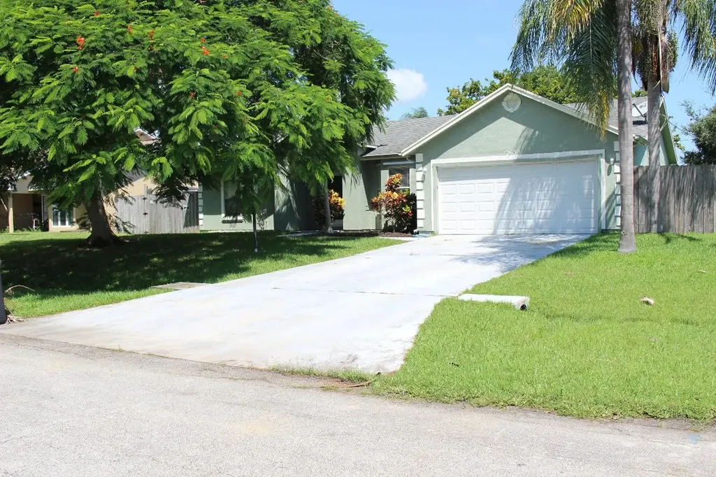 2653 SE Export Avenue Port St Lucie FL 34952