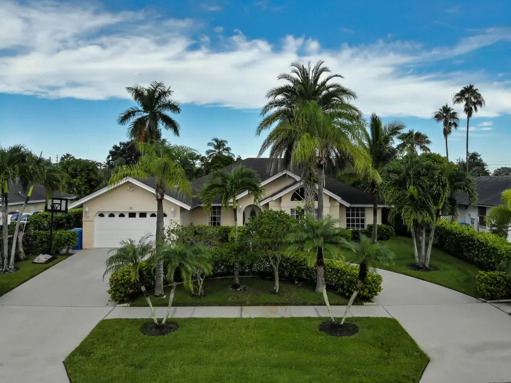 186 Bilbao Street Royal Palm Beach FL 33411