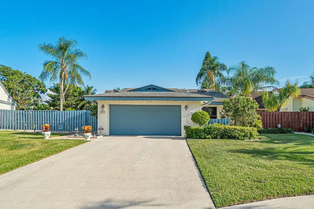 20 Baytree Circle Boynton Beach FL 33436