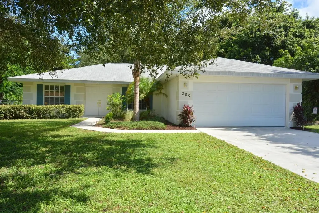285 SW Homeland Road Port St Lucie FL 34953
