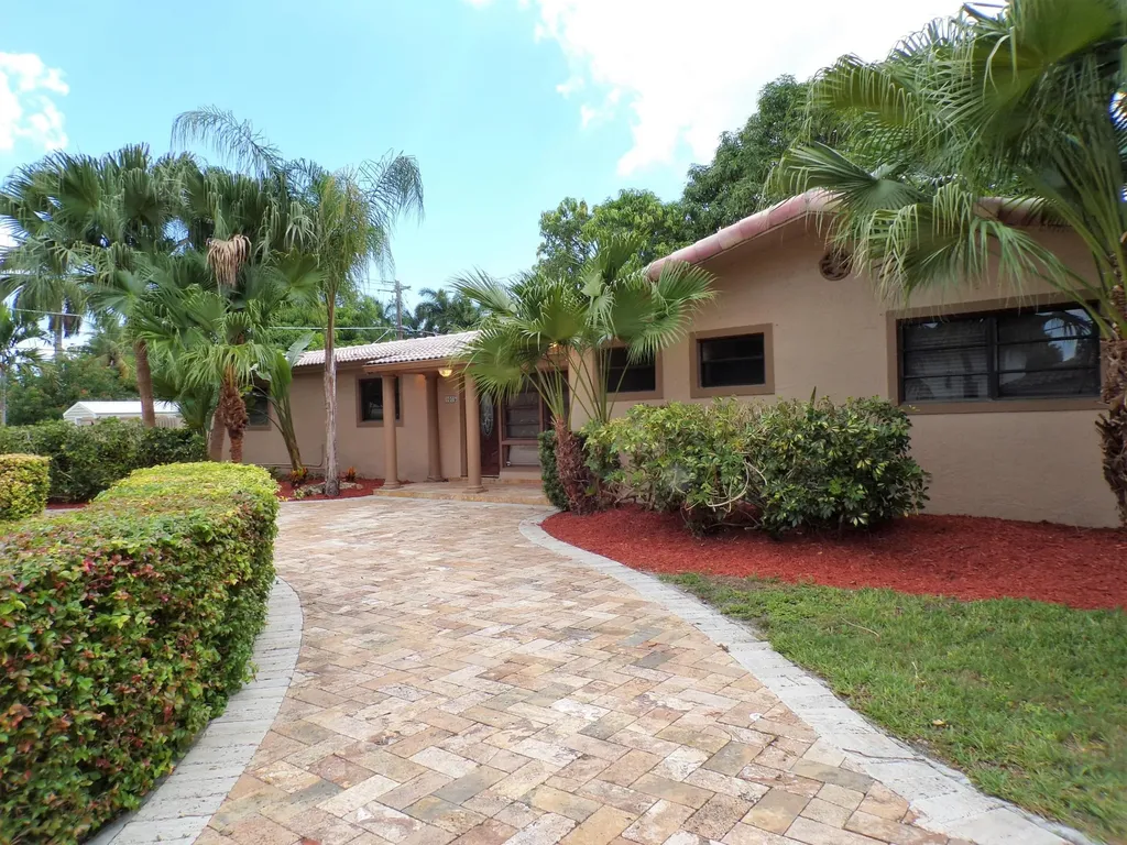 1015 S 14th Avenue Hollywood FL 33020