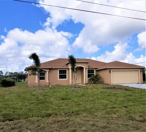 559 SW N Quick Circle Port St Lucie FL 34953