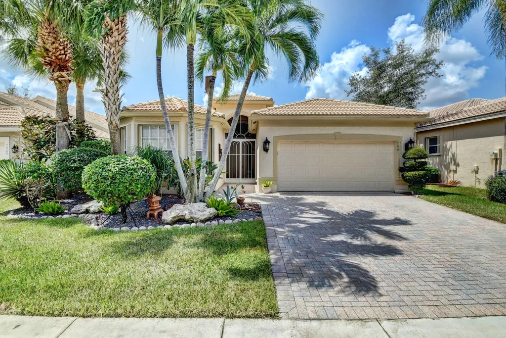 7901 Charlemont Point Lake Worth FL 33467