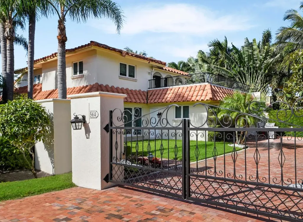 564 Admirals Way Delray Beach FL 33483