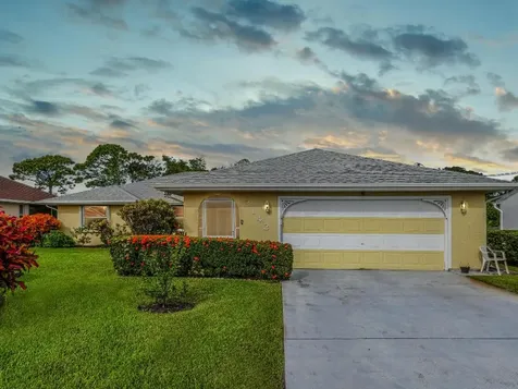 2142 SE Carnation Road Port St Lucie FL 34952