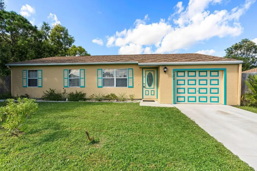1974 SE Dranson Circle Port St Lucie FL 34952