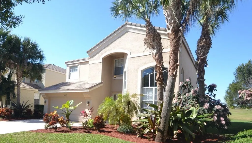 2023 Reston Circle Royal Palm Beach FL 33411