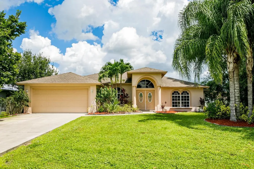 5202 NW Edgarton Terrace Port St Lucie FL 34983