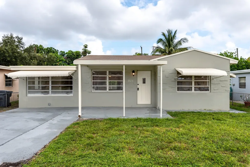 5623 Hayes Street Hollywood FL 33021