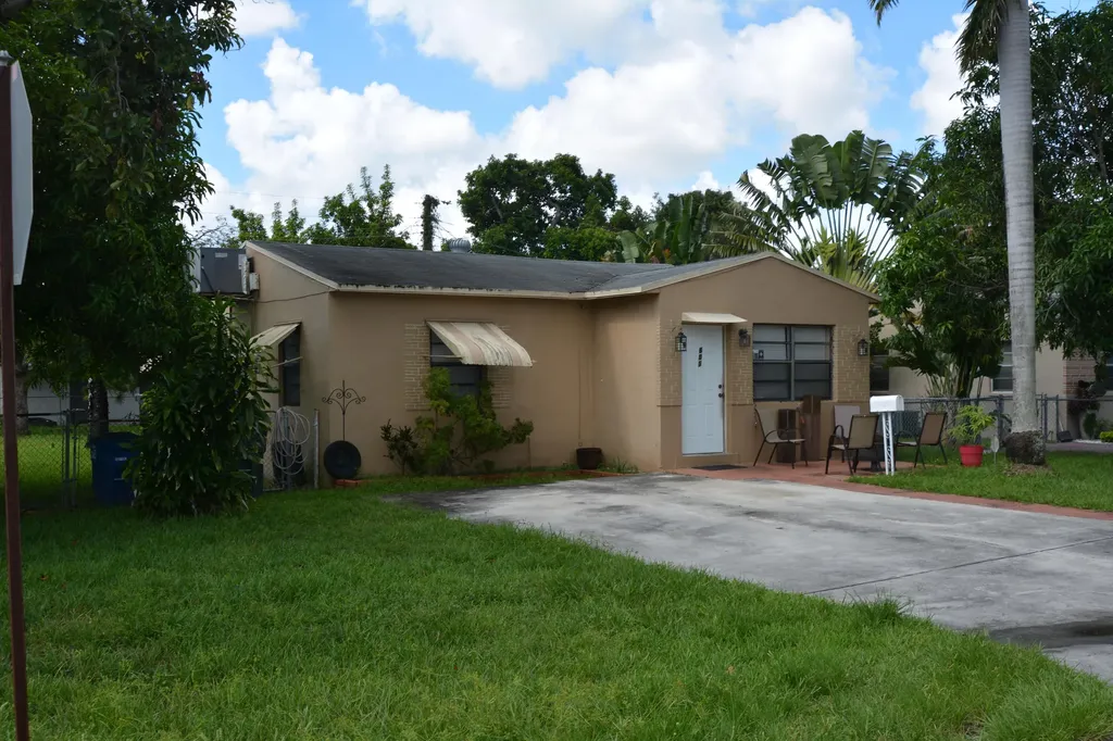 601 SW 10th Street Hallandale Beach FL 33009
