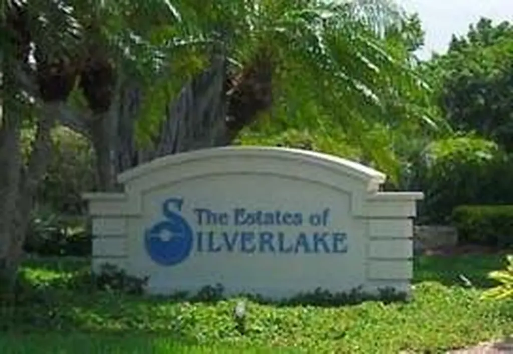 2633 SW 23rd Cranbrook Court Boynton Beach FL 33436