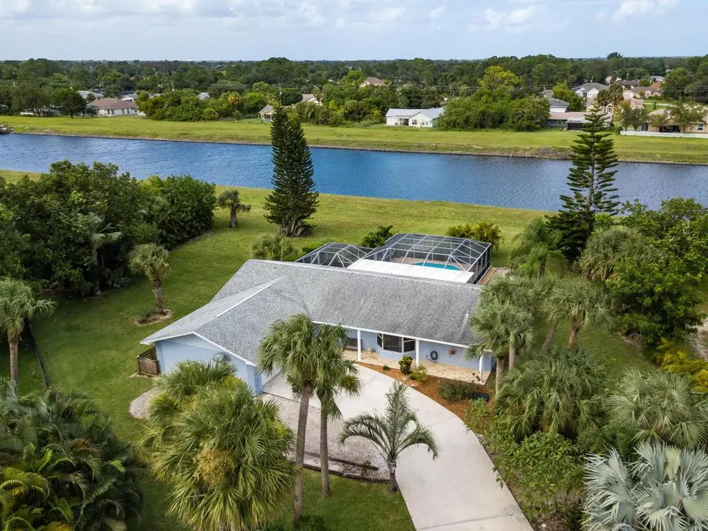 2502 SW Gary Street Port St Lucie FL 34953
