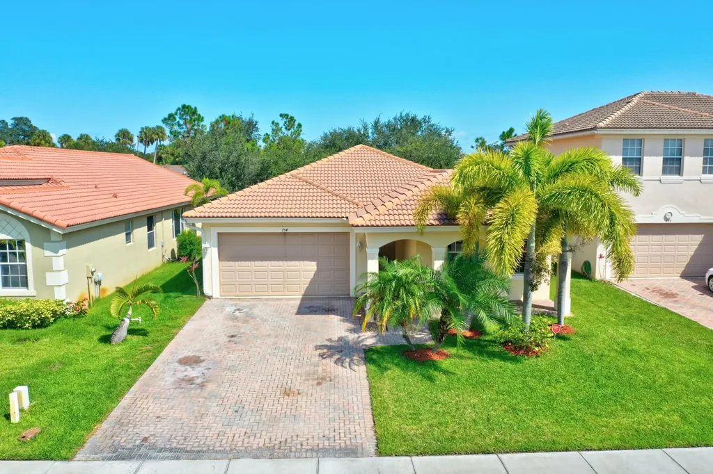 754 Bent Creek Drive Fort Pierce FL 34947