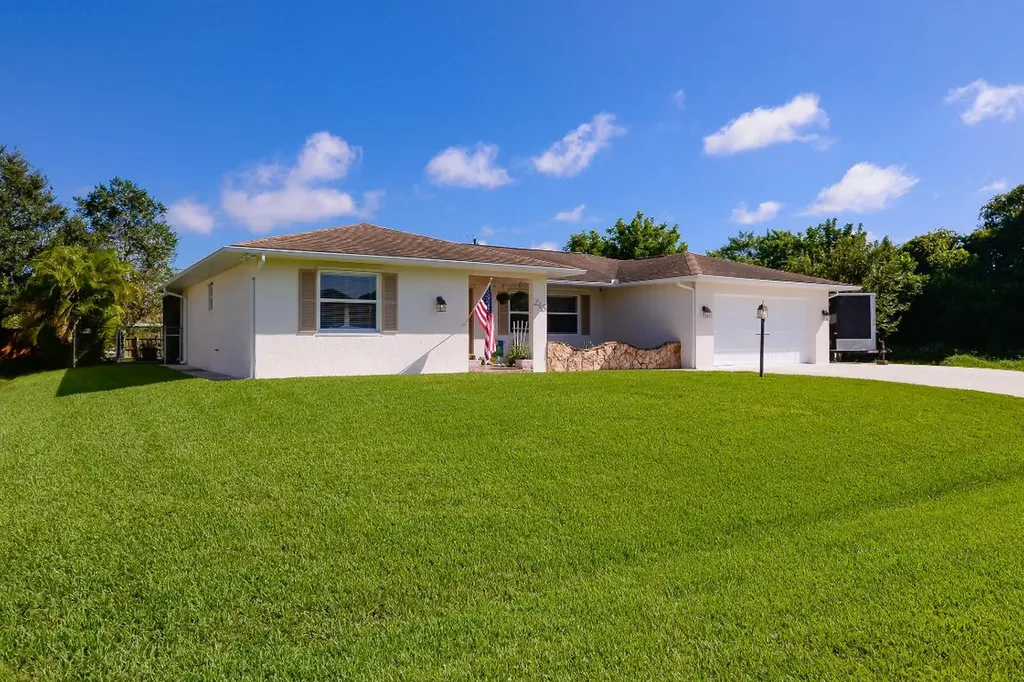 215 SE Duxbury Avenue Port St Lucie FL 34983