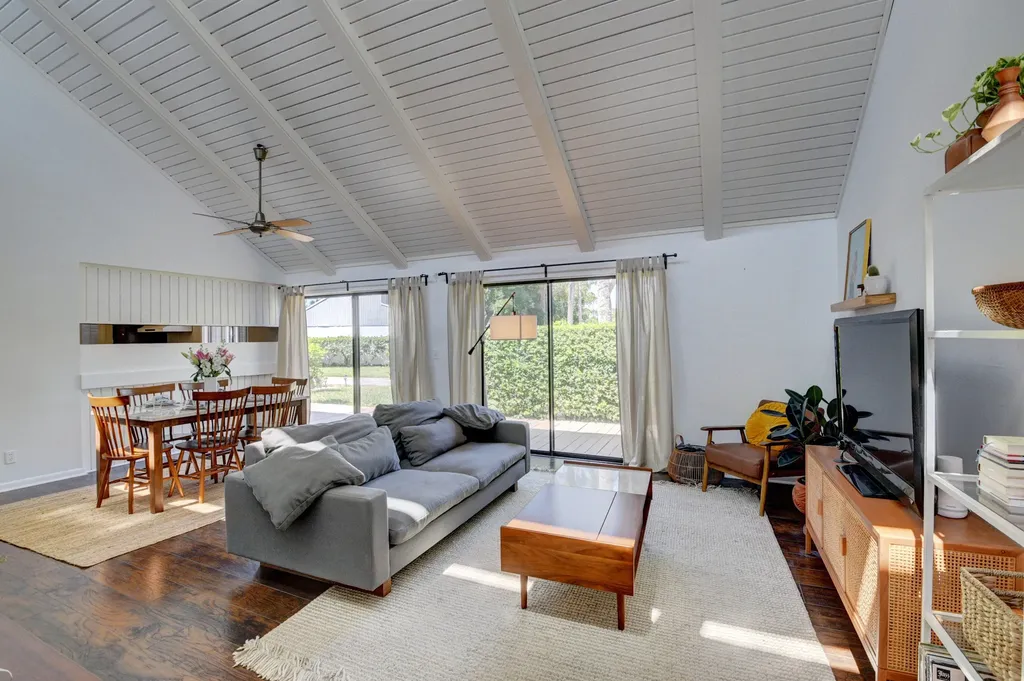 235 NW 15th Street Boca Raton FL 33432