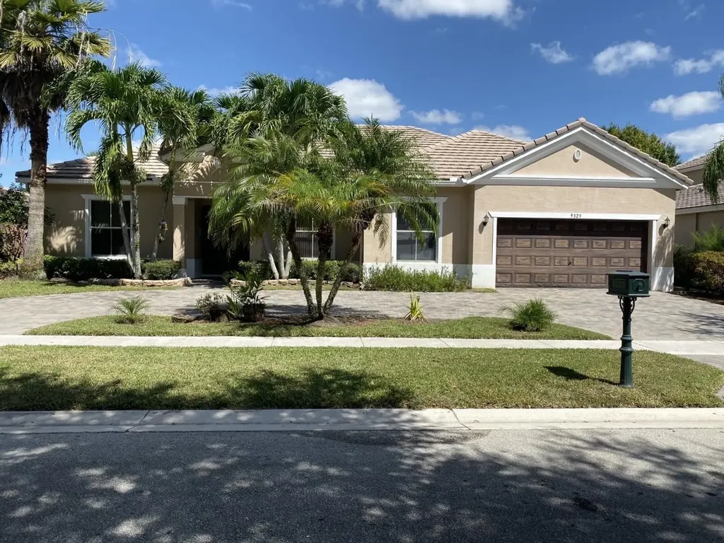 9325 Sedgewood Drive Lake Worth FL 33467