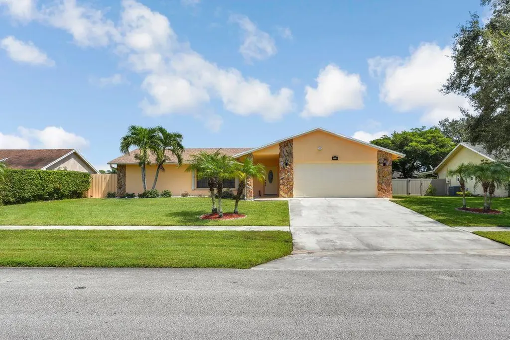 113 Santa Cruz Avenue Royal Palm Beach FL 33411