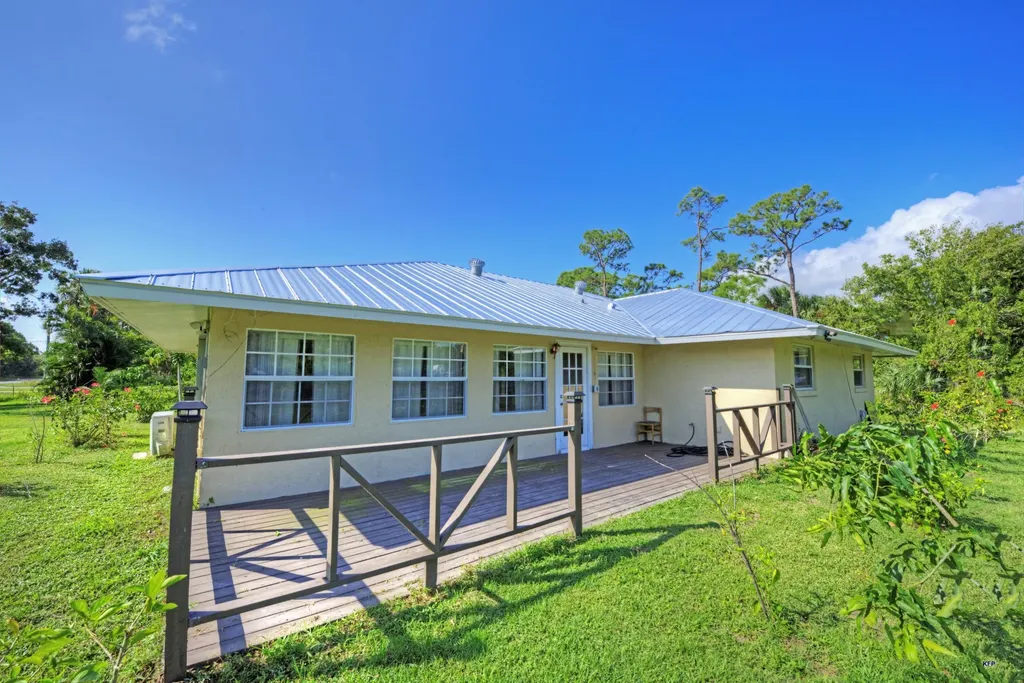 424 E Weatherbee Road Fort Pierce FL 34982