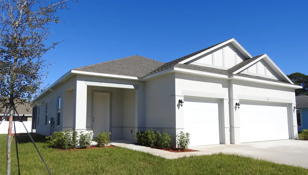 619 SE Picasso Avenue Port St Lucie FL 34983
