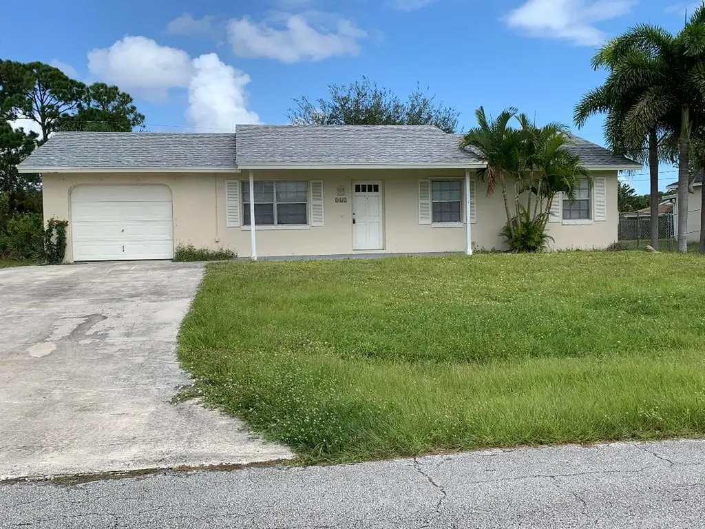 965 SE Caravan Avenue Port St Lucie FL 34983