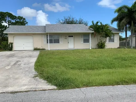965 SE Caravan Avenue Port St Lucie FL 34983
