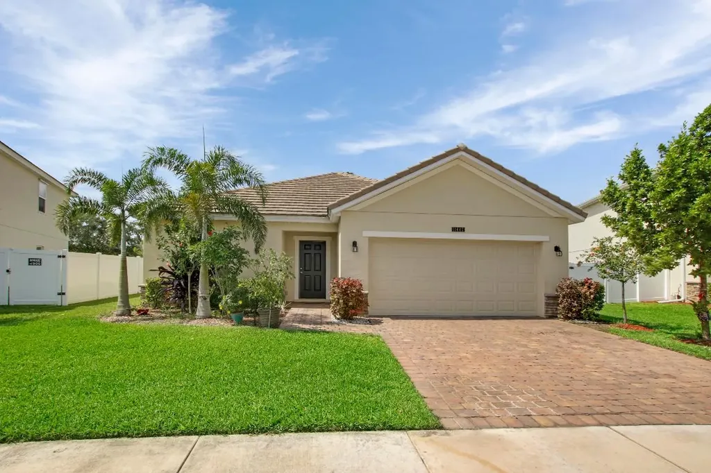 11447 SW Glengarry Court Port St Lucie FL 34987