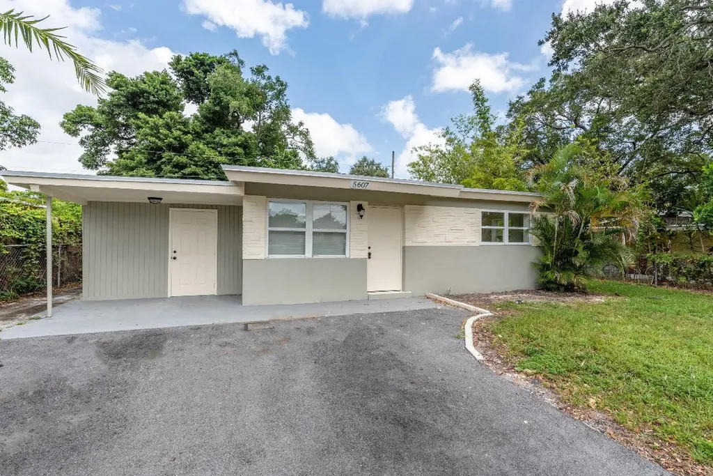 5607 Raleigh Street Hollywood FL 33021